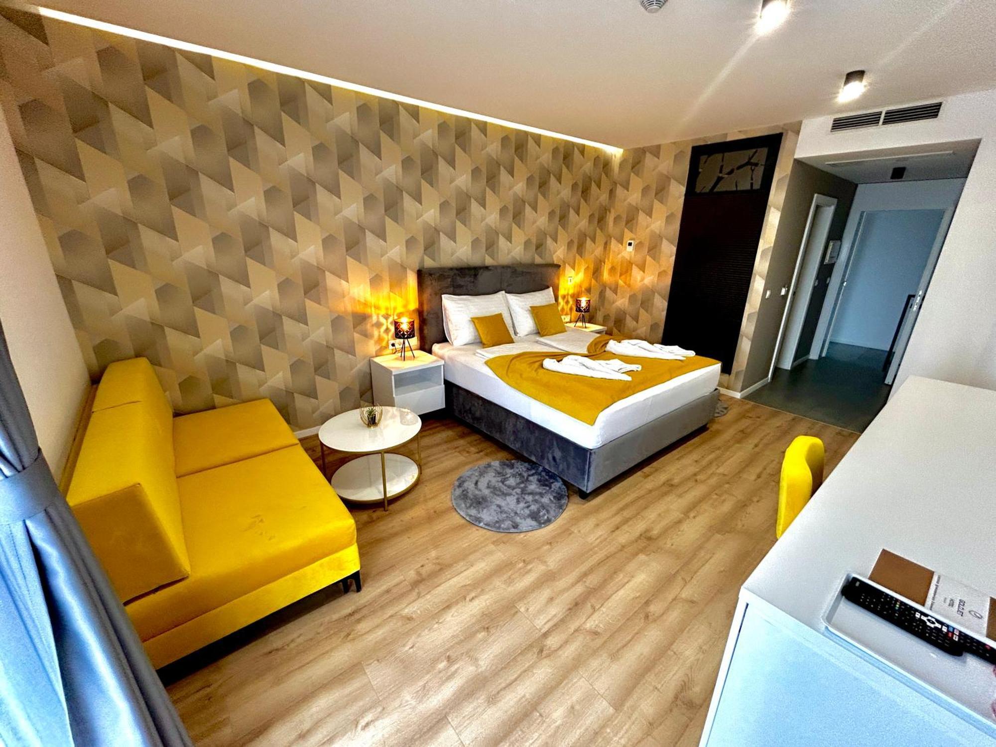 Hotel Gold Jet Bihac Exterior photo