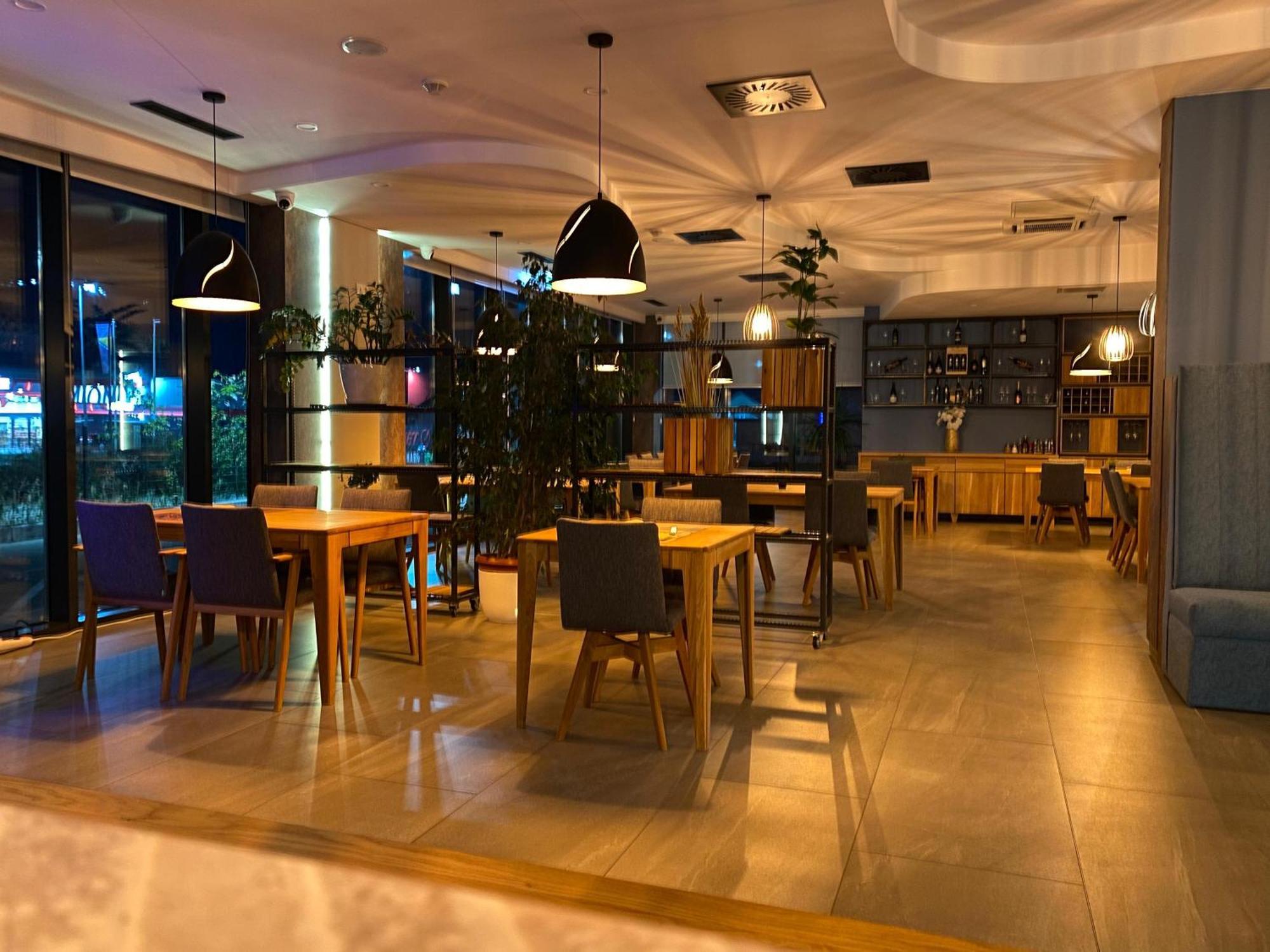 Hotel Gold Jet Bihac Exterior photo